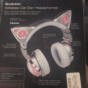 Limited edition Ariana Grande Brookstone Headphones 2016